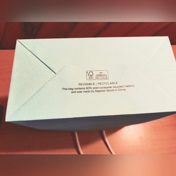 TIFFANY & Co. Gift Bag - Picture 4 of 4